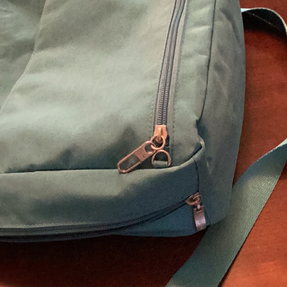 Baggallini Modern Everywhere Crossbody Bag - Seaside Blue - Picture 7 of 9